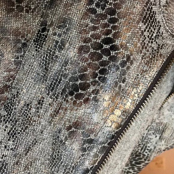 Snake Skin Patterned Jacket - Picture 3 of 5
